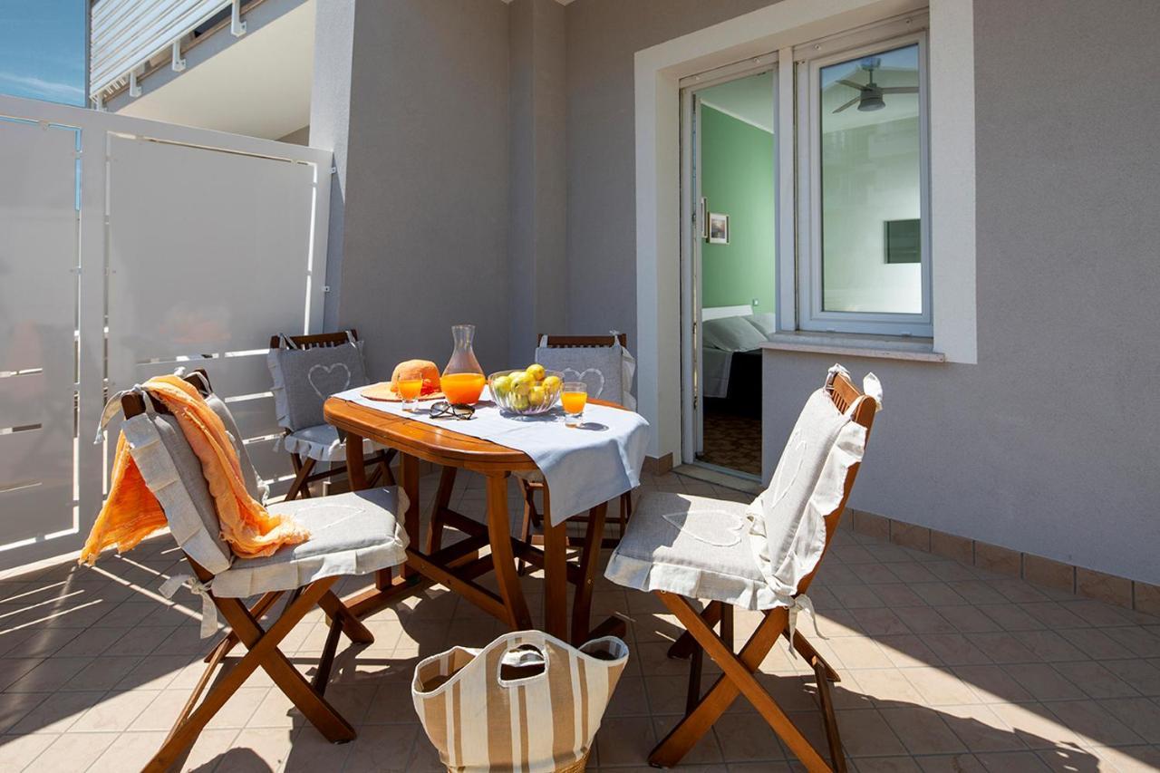 Appartamenti Villa Miramare Rimini Eksteriør bilde